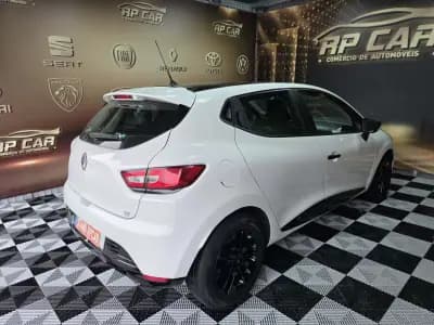 Vendo Renault Clio 2014 - 8990 EUR, 189000 km - AUTO.MOTO.pt