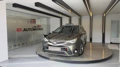 Vendo Toyota Avensis Touring Sports 2016 - 14900 EUR, 212217 km - AUTO.MOTO.pt