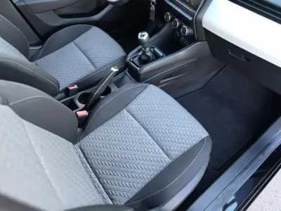 Vendo Renault Clio 2023 - 14750 EUR, 24600 km - AUTO.MOTO.pt