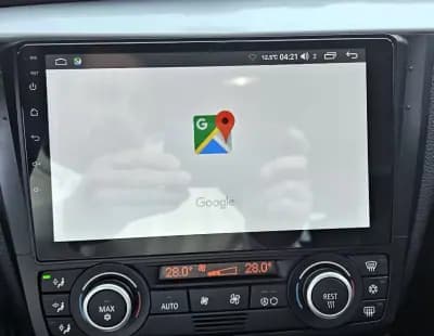 Vendo BMW 118 2018 - 9999 EUR, 300000 km - AUTO.MOTO.pt