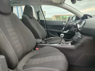 Vendo Peugeot 308 2015 - 11900 EUR, 151000 km - AUTO.MOTO.pt