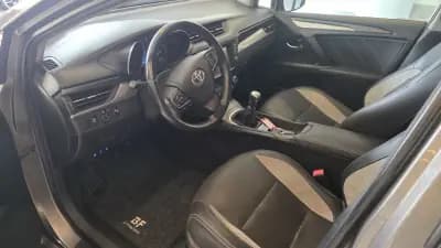 Vendo Toyota Avensis Touring Sports 2016 - 14900 EUR, 212217 km - AUTO.MOTO.pt