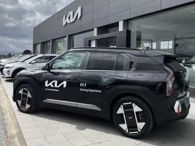 Vendo Kia EV3 2024 - 41500 EUR, 11000 km - AUTO.MOTO.pt