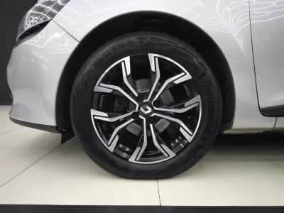 Sell Renault Clio 2015 - 9250 EUR, 201119 km - AUTO.MOTO.pt