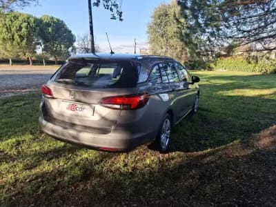 Sell Opel Astra Sports Tourer 2017 - 8900 EUR, 231400 km - AUTO.MOTO.pt