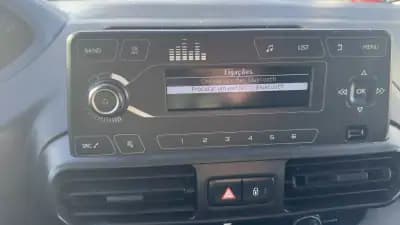 Vendo Peugeot Partner 2019 - 12490 EUR, 144000 km - AUTO.MOTO.pt