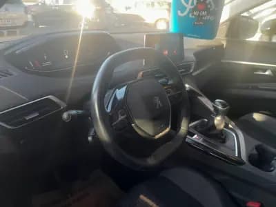 Vendo Peugeot 3008 2019 - 17900 EUR, 125000 km - AUTO.MOTO.pt