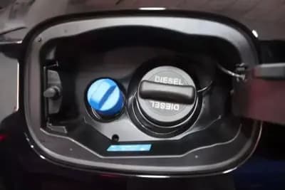 Sell Mercedes-Benz GLC 220 2024 - 69680 EUR, 20294 km - AUTO.MOTO.pt