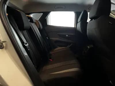 Vendo Peugeot 3008 2022 - 19990 EUR, 171600 km - AUTO.MOTO.pt