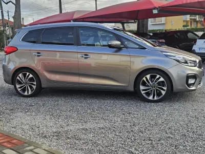 Sell Kia Carens 2018 - 17500 EUR, 138200 km - AUTO.MOTO.pt