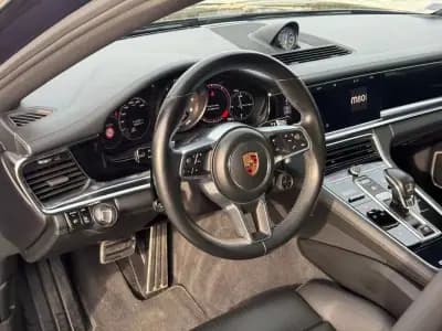 Vendo Porsche Panamera 2017 - 58990 EUR, 114000 km - AUTO.MOTO.pt
