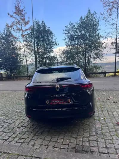 Vendo Renault Mégane Break 2022 - 17500 EUR, 116925 km - AUTO.MOTO.pt