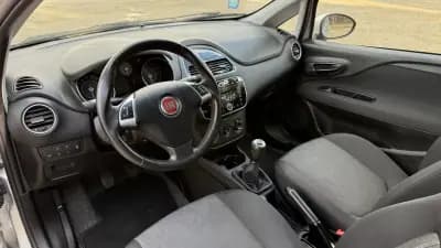 Vendo Fiat Punto 2015 - 9500 EUR, 170000 km - AUTO.MOTO.pt