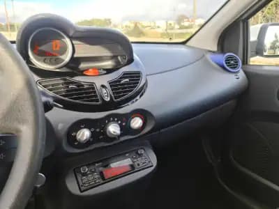 Vendo Renault Twingo 2012 - 6500 EUR, 131600 km - AUTO.MOTO.pt