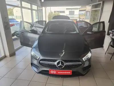 Vendo Mercedes-Benz A 220 Limousine 2020 - 30900 EUR, 30000 km - AUTO.MOTO.pt