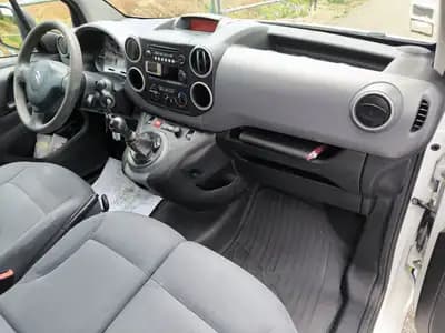 Sell Citroën Berlingo 1.6 HDI L2 3L FRIO + ISOTERMICA 2016 - 14950 EUR, 292742 km - AUTO.MOTO.pt