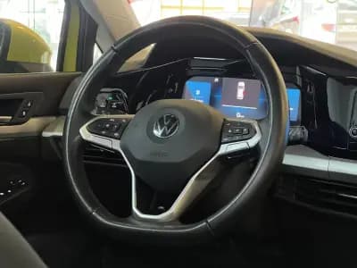 Sell Volkswagen Golf 2021 - 17990 EUR, 50000 km - AUTO.MOTO.pt