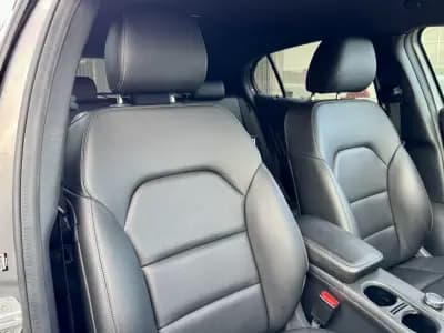 Vendo Mercedes-Benz GLA 200 2015 - 19999 EUR, 160000 km - AUTO.MOTO.pt