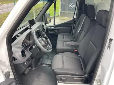 Vendo Mercedes-Benz Sprinter 2023 - 49750 EUR, 54000 km - AUTO.MOTO.pt