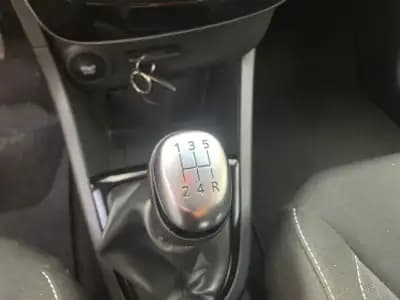 Vendo Renault Clio Sport Tourer 2019 - 13999 EUR, 127245 km - AUTO.MOTO.pt