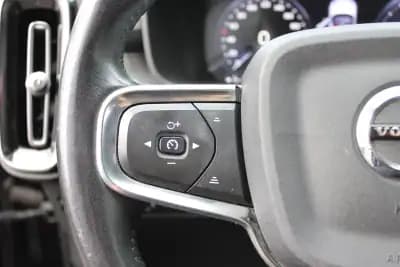 Sell Volvo XC 40 2021 - 24500 EUR, 136304 km - AUTO.MOTO.pt