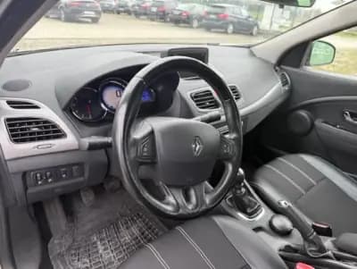 Vendo Renault Fluence 2014 - 10500 EUR, 148000 km - AUTO.MOTO.pt