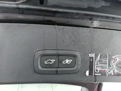 Sell Volvo XC 40 2020 - 27980 EUR, 92236 km - AUTO.MOTO.pt