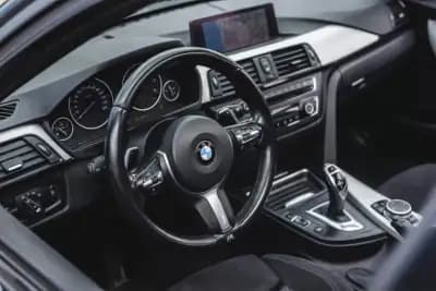 Vendo BMW 320 2015 - 21990 EUR, 193000 km - AUTO.MOTO.pt