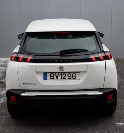 Vendo Peugeot e-2008 2021 - 19990 EUR, 13890 km - AUTO.MOTO.pt