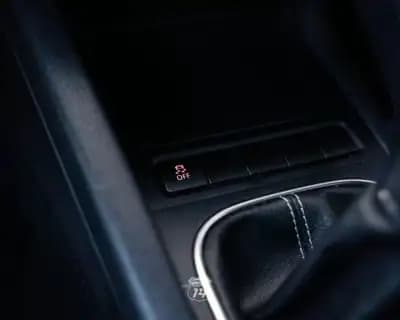 Vendo Volkswagen Scirocco 2013 - 16990 EUR, 153299 km - AUTO.MOTO.pt