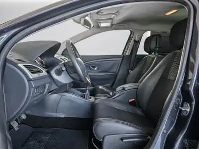 Vendo Renault Mégane Sport Tourer 2009 - 10450 EUR, 160000 km - AUTO.MOTO.pt