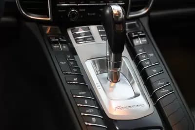 Vendo Porsche Panamera 2016 - 53900 EUR, 92706 km - AUTO.MOTO.pt