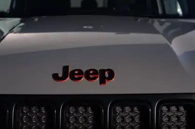 Vendo Jeep Renegade 2020 - 27500 EUR, 24000 km - AUTO.MOTO.pt