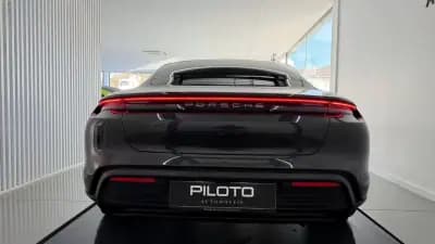 Vendo Porsche Taycan 2024 - 82000 EUR, 38405 km - AUTO.MOTO.pt