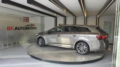Vendo Toyota Avensis Touring Sports 2016 - 14900 EUR, 212217 km - AUTO.MOTO.pt