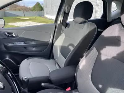 Vendo Renault Captur 2015 - 11900 EUR, 133000 km - AUTO.MOTO.pt