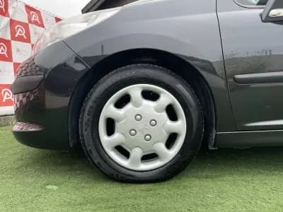 Vendo Peugeot 207 2009 - 5990 EUR, 180168 km - AUTO.MOTO.pt