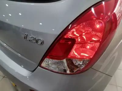 Vendo Hyundai i20 2014 - 9890 EUR, 101619 km - AUTO.MOTO.pt