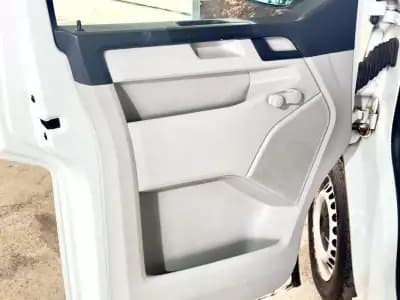 Sell Volkswagen Transporter 2018 - 18900 EUR, 174120 km - AUTO.MOTO.pt