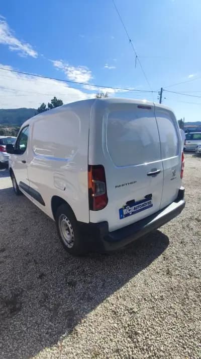 Sell Peugeot Partner 2021 - 12499 EUR, 217978 km - AUTO.MOTO.pt