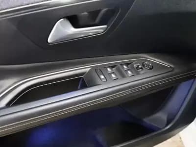 Sell Peugeot 3008 2017 - 19900 EUR, 114000 km - AUTO.MOTO.pt