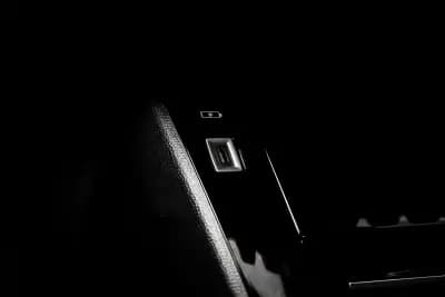 Vendo Peugeot e-2008 2021 - 20850 EUR, 59500 km - AUTO.MOTO.pt