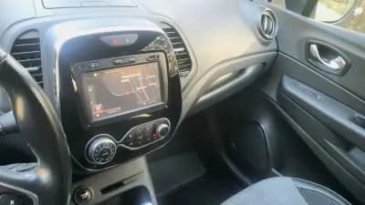 Vendo Renault Captur 2018 - 15800 EUR, 84000 km - AUTO.MOTO.pt
