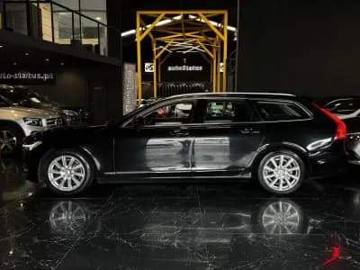Vendo Volvo V90 2017 - 25490 EUR, 117800 km - AUTO.MOTO.pt