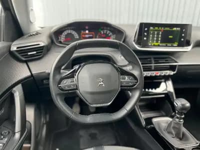 Vendo Peugeot 2008 2022 - 22500 EUR, 53598 km - AUTO.MOTO.pt