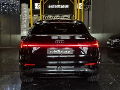 Sell Audi Q8 e-Tron Sportback 2024 - 59990 EUR, 24200 km - AUTO.MOTO.pt
