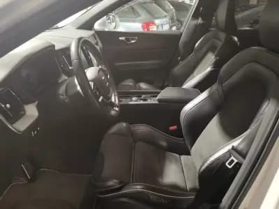 Sell Volvo XC 60 2018 - 31490 EUR, 132000 km - AUTO.MOTO.pt