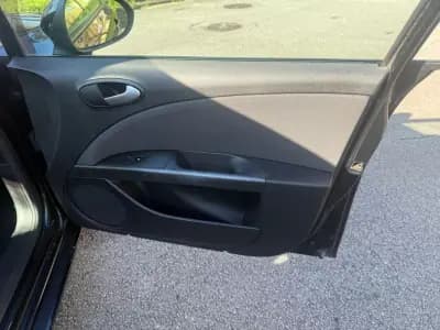 Vendo SEAT Leon 2011 - 7350 EUR, 217000 km - AUTO.MOTO.pt