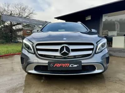 Vendo Mercedes-Benz GLA 200 2015 - 19999 EUR, 160000 km - AUTO.MOTO.pt