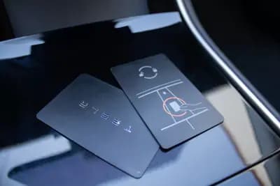 Vendo Tesla Model 3 2020 - 22999 EUR, 135693 km - AUTO.MOTO.pt